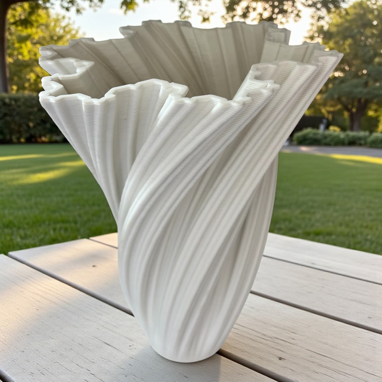 Porcelain 3D Vase – White