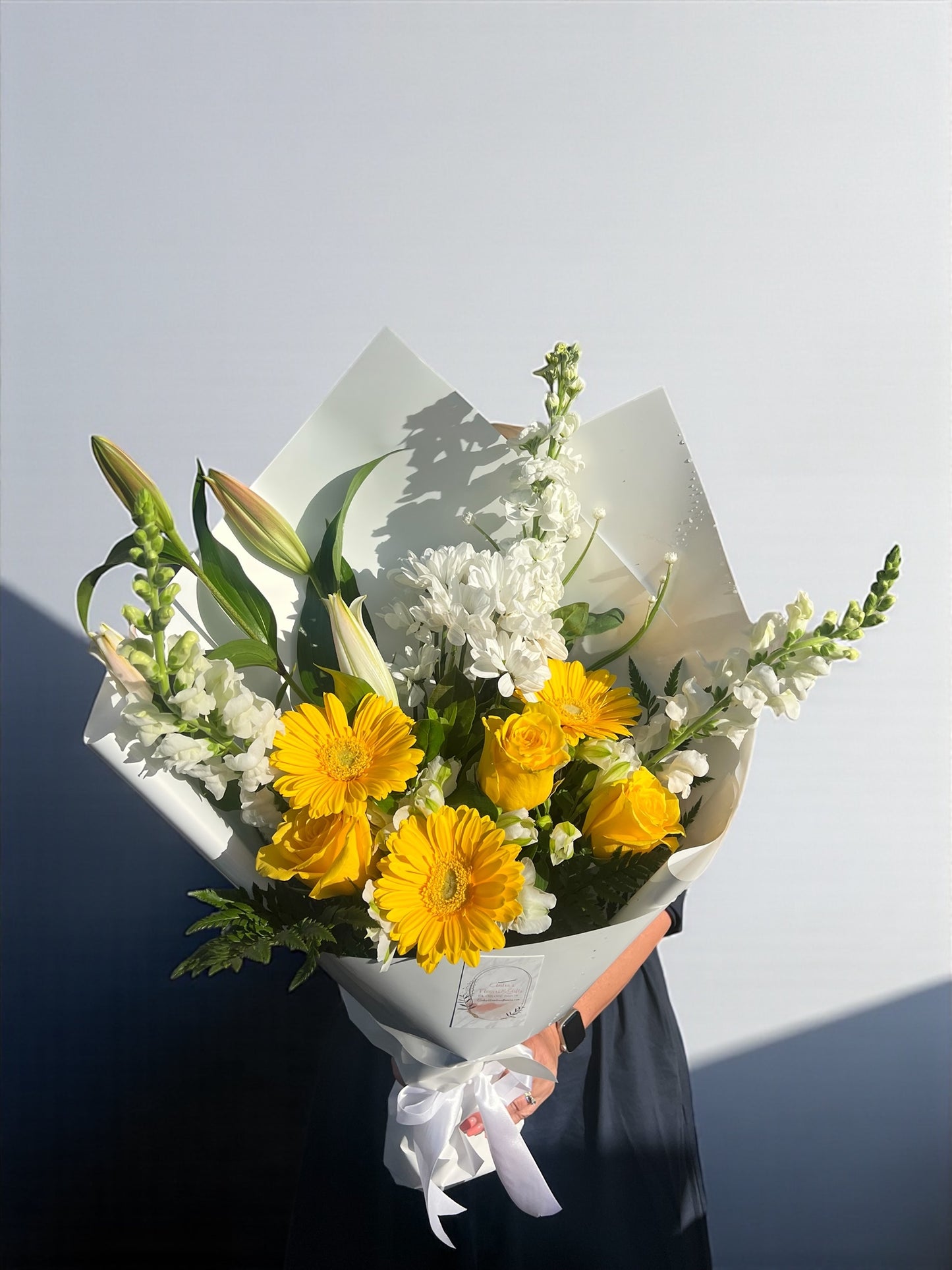 SUNSHINE YELLOW FLORAL BOUQUET