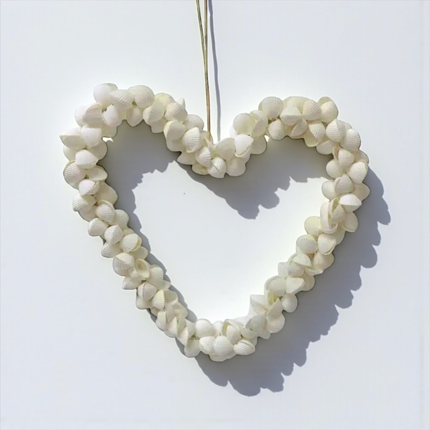 COASTAL HANGING SHELL HEART LARGE